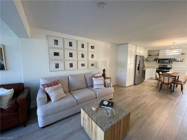 1417 Chesapeake AVE # 101, Naples, FL 34102