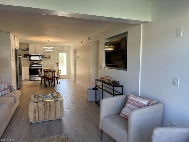 1417 Chesapeake AVE # 101, Naples, FL 34102