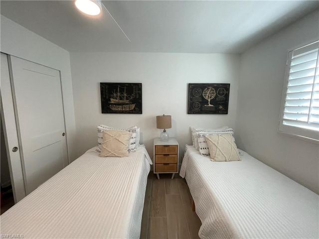 1417 Chesapeake AVE # 101, Naples, FL 34102