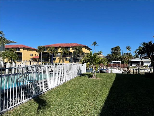 1417 Chesapeake AVE # 101, Naples, FL 34102