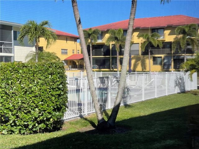 1417 Chesapeake AVE # 101, Naples, FL 34102