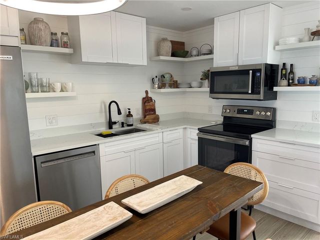 1417 Chesapeake AVE # 101, Naples, FL 34102