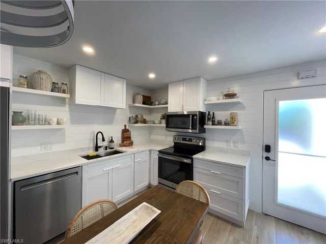 1417 Chesapeake AVE # 101, Naples, FL 34102