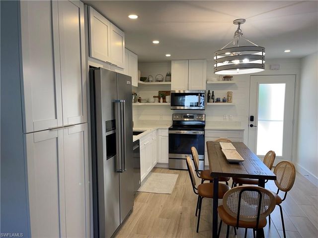 1417 Chesapeake AVE # 101, Naples, FL 34102