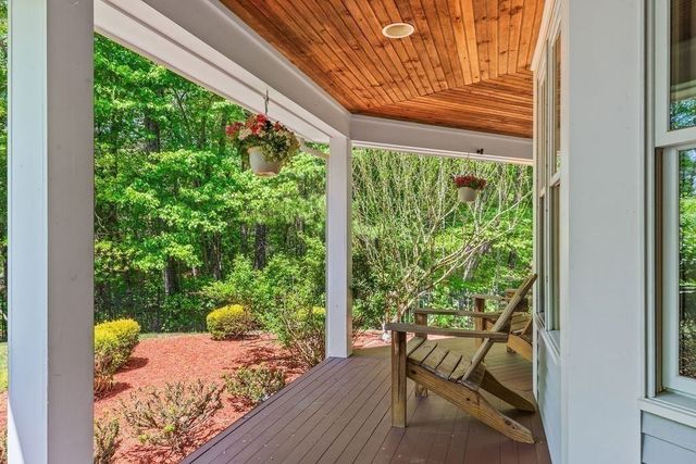 11 Windsor Dr, Foxboro, MA 02035