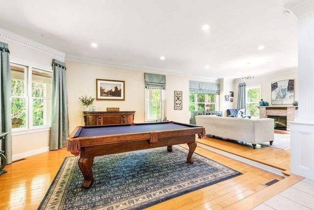 11 Windsor Dr, Foxboro, MA 02035