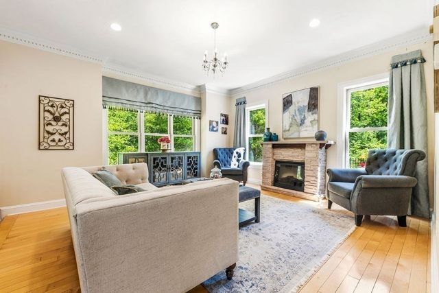 11 Windsor Dr, Foxboro, MA 02035