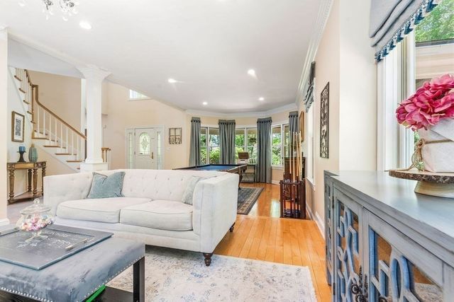 11 Windsor Dr, Foxboro, MA 02035