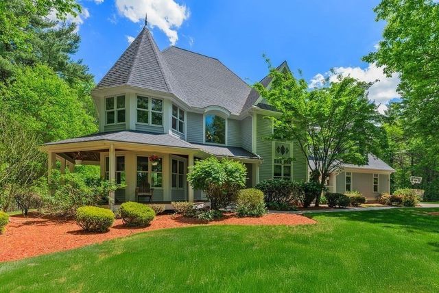11 Windsor Dr, Foxboro, MA 02035