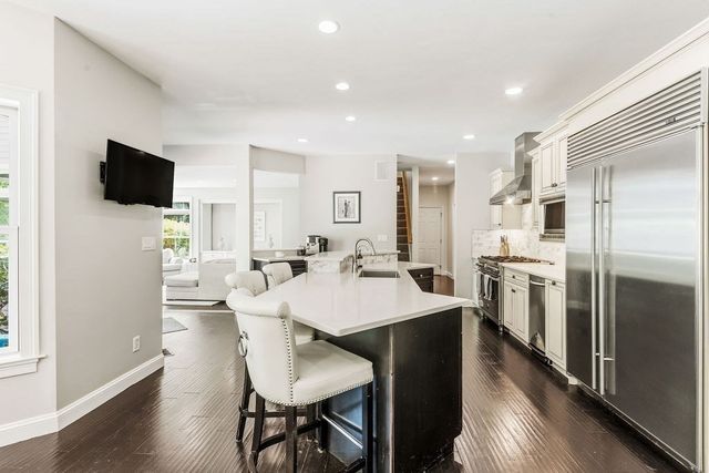 11 Windsor Dr, Foxboro, MA 02035
