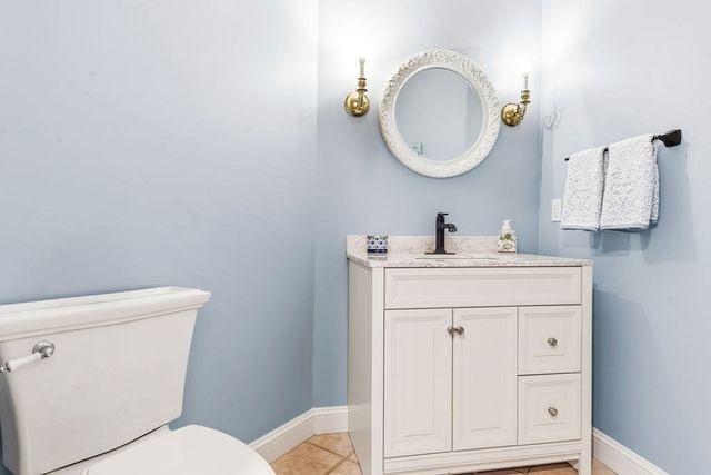 11 Windsor Dr, Foxboro, MA 02035