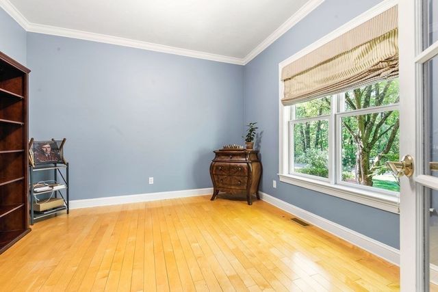 11 Windsor Dr, Foxboro, MA 02035