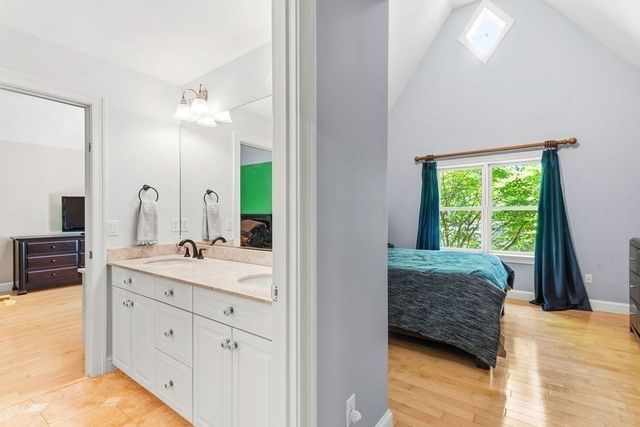 11 Windsor Dr, Foxboro, MA 02035