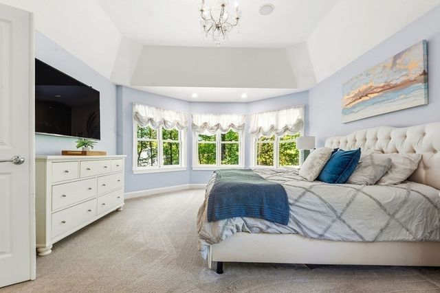 11 Windsor Dr, Foxboro, MA 02035