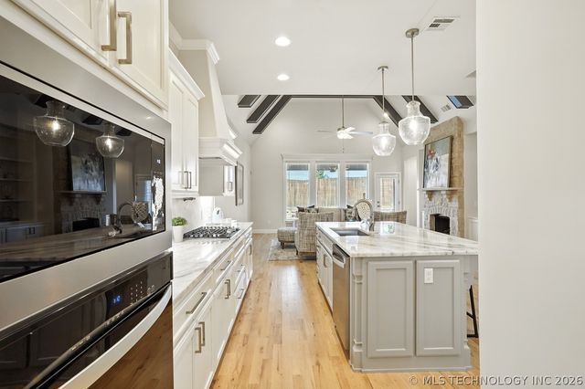 9105 E 62nd Place S, Tulsa, OK 74133