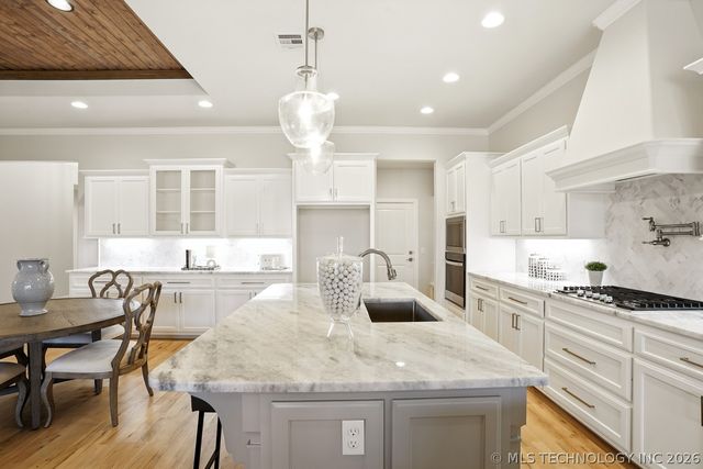 9105 E 62nd Place S, Tulsa, OK 74133