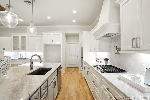 9105 E 62nd Place S, Tulsa, OK 74133