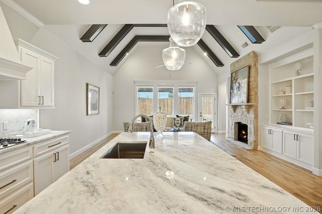 9105 E 62nd Place S, Tulsa, OK 74133