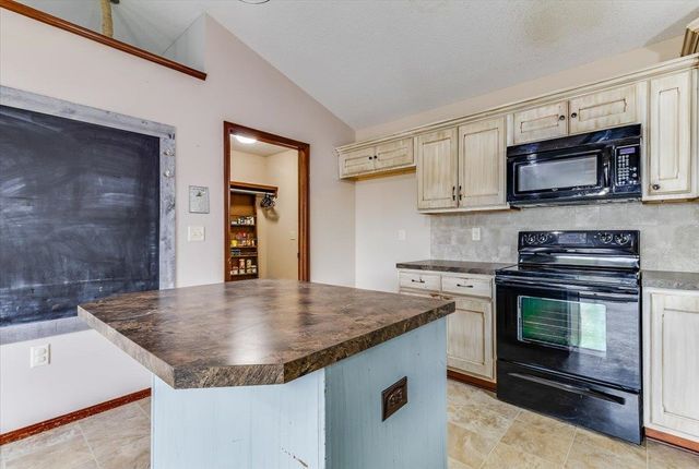 2314 S Limuel Cir, Wichita, KS 67235