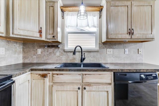 2314 S Limuel Cir, Wichita, KS 67235