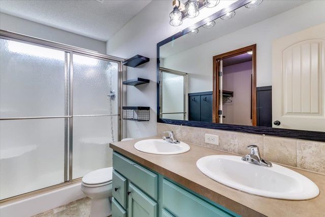 2314 S Limuel Cir, Wichita, KS 67235