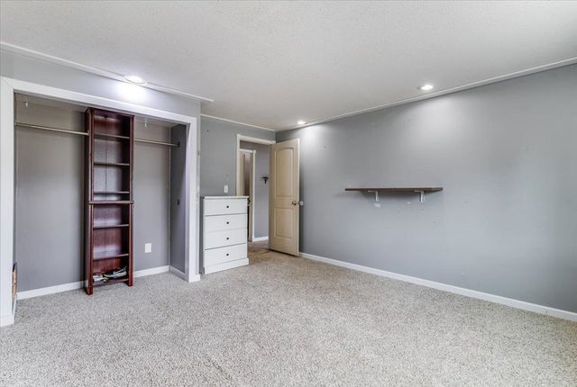 2314 S Limuel Cir, Wichita, KS 67235