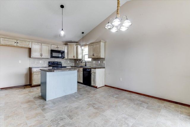 2314 S Limuel Cir, Wichita, KS 67235