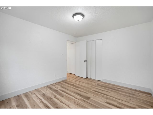 1350 Se 117TH Ave, Portland, OR 97216