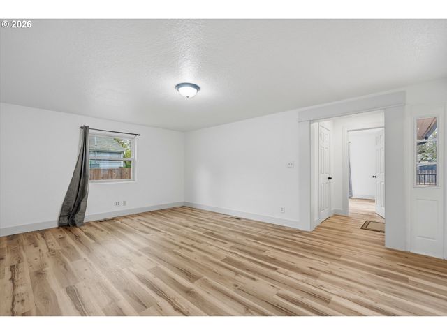 1350 Se 117TH Ave, Portland, OR 97216