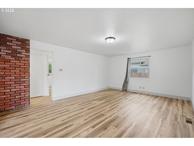 1350 Se 117TH Ave, Portland, OR 97216