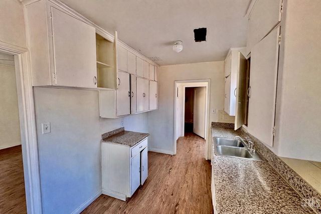 1720 Pacific Street, Bakersfield, CA 93305