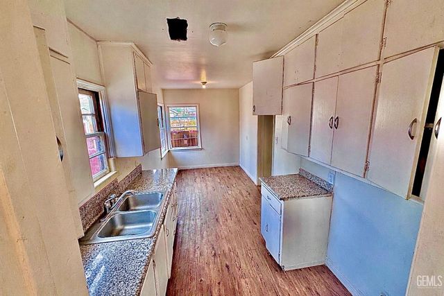 1720 Pacific Street, Bakersfield, CA 93305