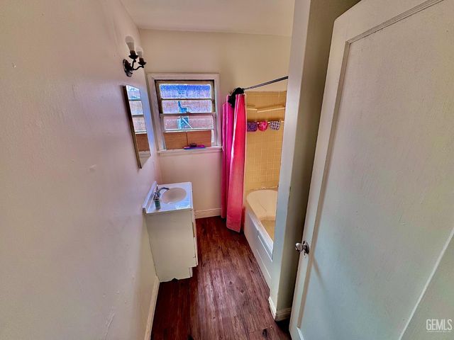 1720 Pacific Street, Bakersfield, CA 93305