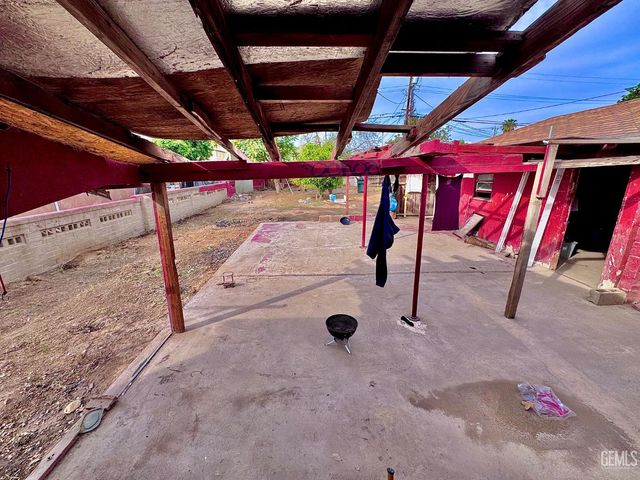 1720 Pacific Street, Bakersfield, CA 93305