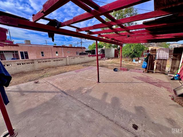 1720 Pacific Street, Bakersfield, CA 93305