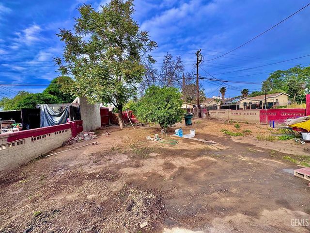 1720 Pacific Street, Bakersfield, CA 93305