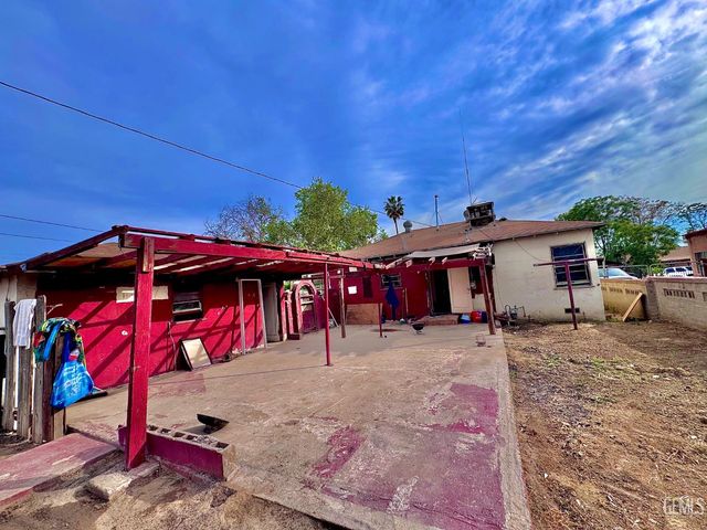 1720 Pacific Street, Bakersfield, CA 93305