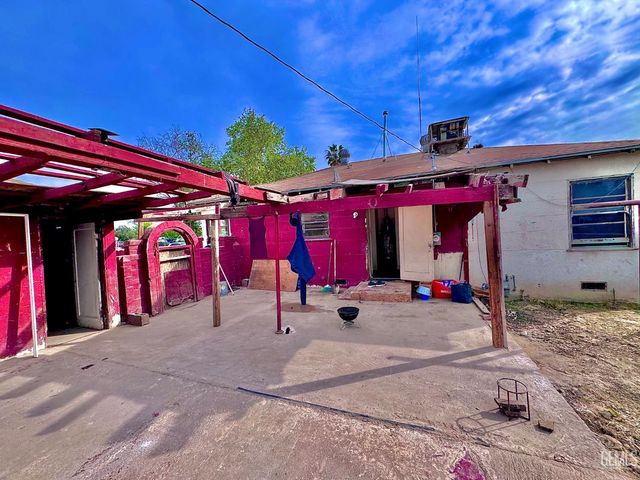 1720 Pacific Street, Bakersfield, CA 93305