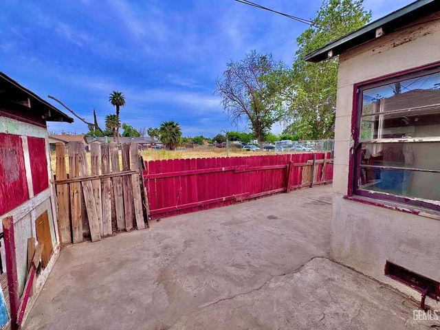 1720 Pacific Street, Bakersfield, CA 93305