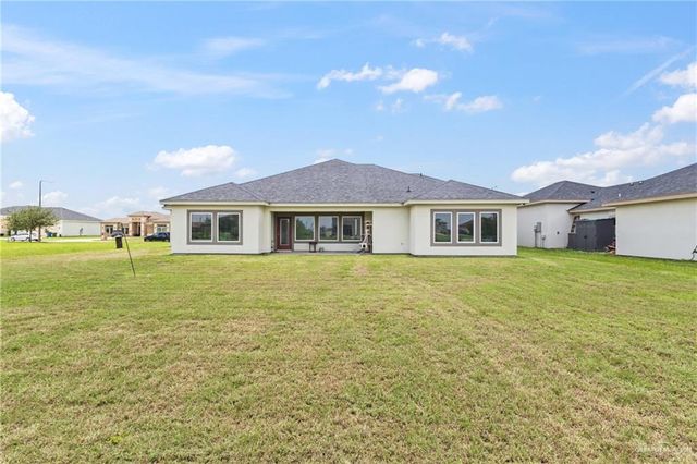 120 Canteros Drive, Rancho Viejo, TX 78575