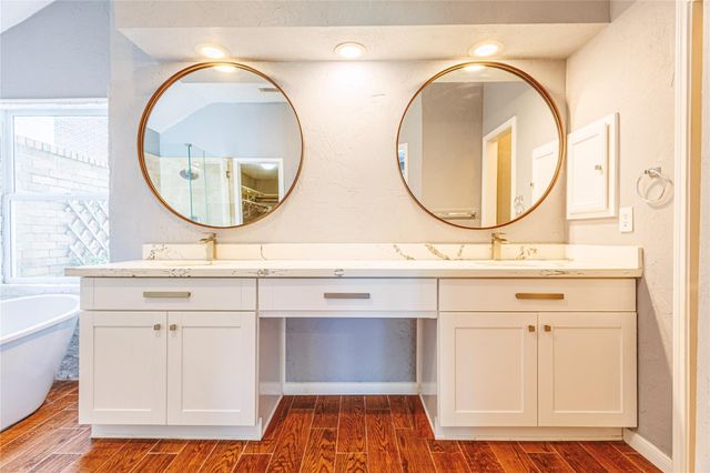 1247 Misty Lake Court, Sugar Land, TX 77498