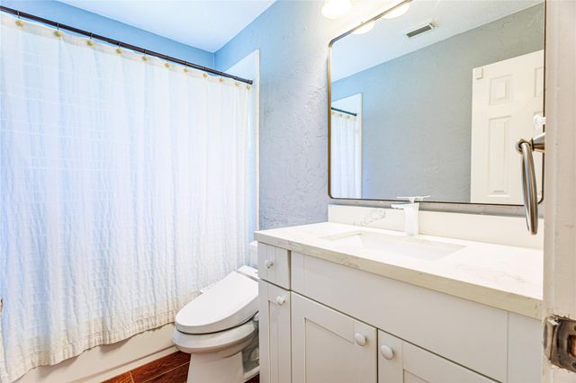 1247 Misty Lake Court, Sugar Land, TX 77498