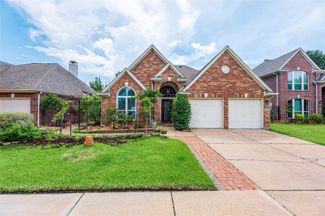 1247 Misty Lake Court, Sugar Land, TX 77498
