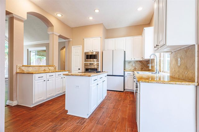 1247 Misty Lake Court, Sugar Land, TX 77498