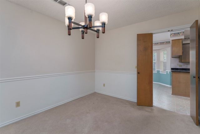 1008 Rocky Canyon Road, Arlington, TX 76012