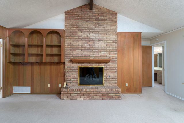 1008 Rocky Canyon Road, Arlington, TX 76012