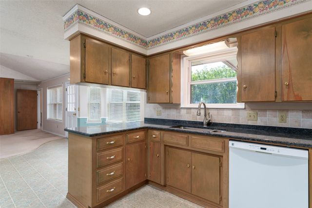 1008 Rocky Canyon Road, Arlington, TX 76012