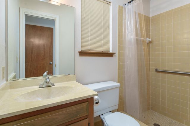 1008 Rocky Canyon Road, Arlington, TX 76012