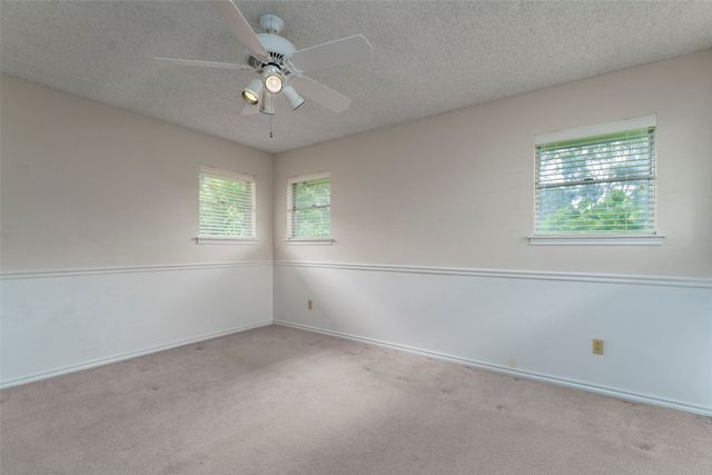 1008 Rocky Canyon Road, Arlington, TX 76012