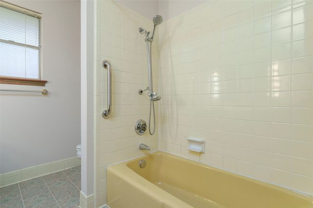 1008 Rocky Canyon Road, Arlington, TX 76012